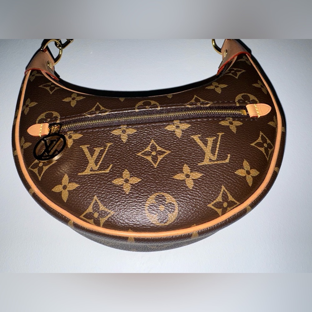 Louis Vuitton Loop Bag - Picture 10 of 16